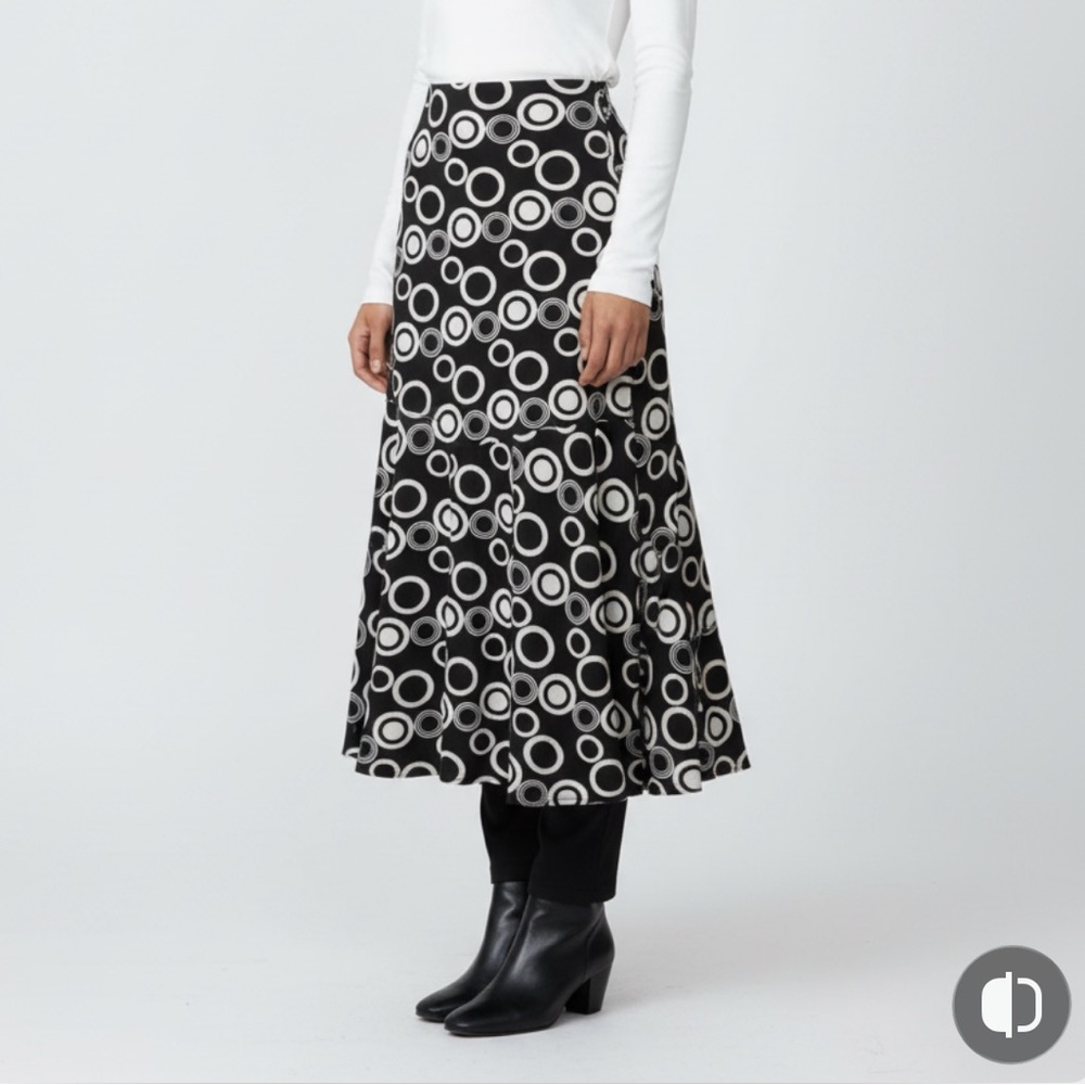 Boho Skirt black and white design EUC